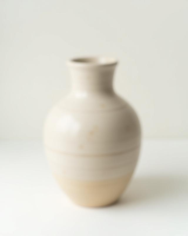 Handgedrehte Vase in Erdtönen